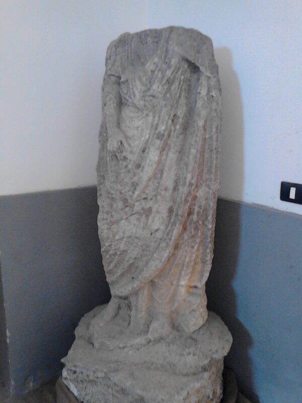 Statua acefala